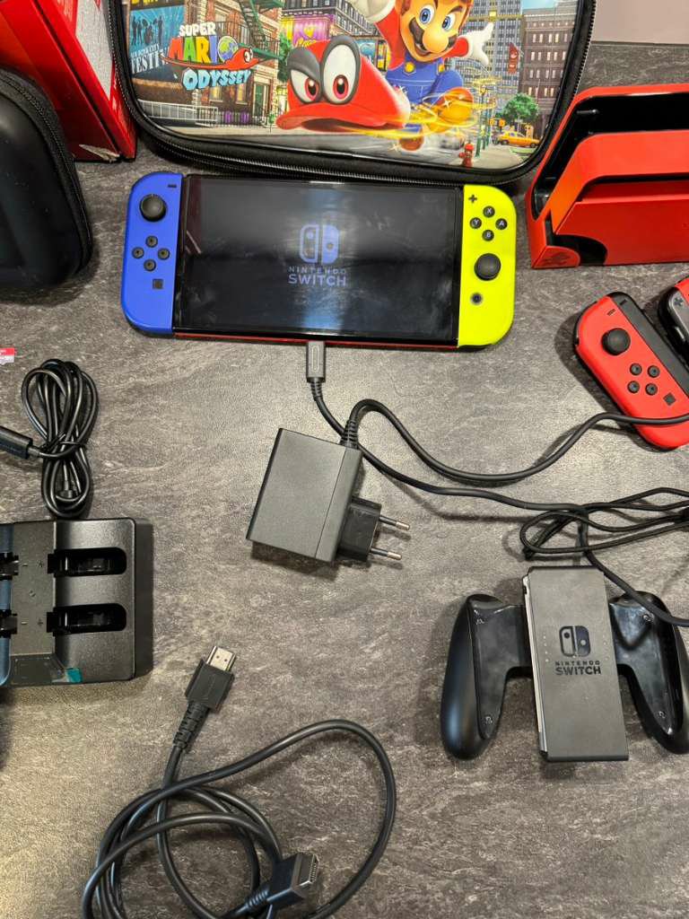 Nintendo Switch OLED – Édition Super Mario (Rouge) – Image 3