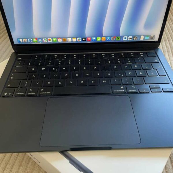 MacBook Air 13" M4 (2025) – 256 Go SSD – Couleur Minuit – Ultra Fin & Ultra Puissant