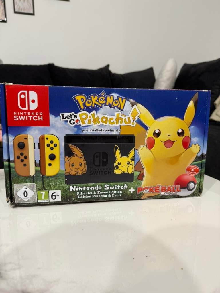 Nintendo Switch - Édition Pokémon Pikachu