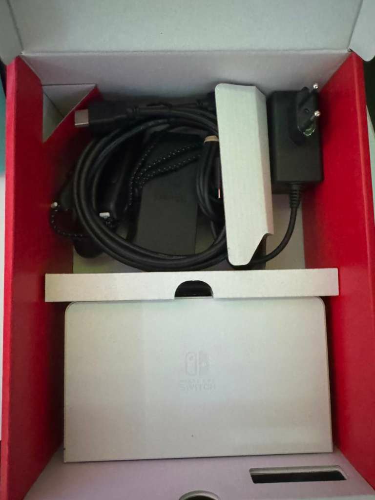 Nintendo Switch OLED – Écran éclatant, performances hybrides – Image 6