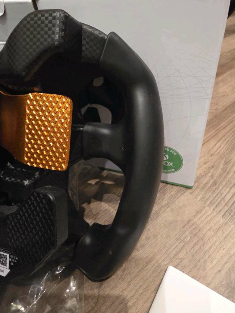 Fanatec McLaren GT3 V2, QR1 – Volant de course professionnel pour simulateurs – Image 6
